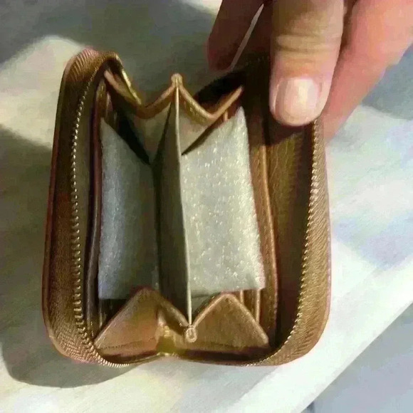 NWT Steve Madden card holder ❤️ - Picture 2 of 2